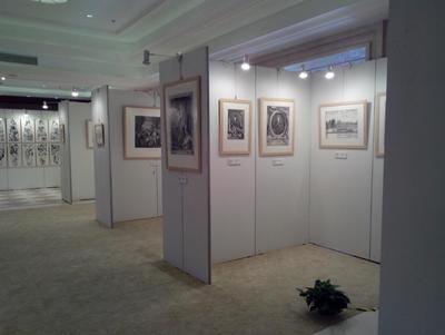务美出租 上海地区专业画展挂作品展示板墙架与舞台搭建一体化服务
